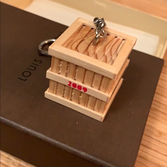 💯% Authentic Louis Vuitton Keychain “RARE” - Picture 3 of 5